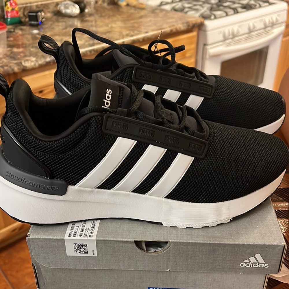 Men’s Adidas Racer - Wide - Picture 2 of 4